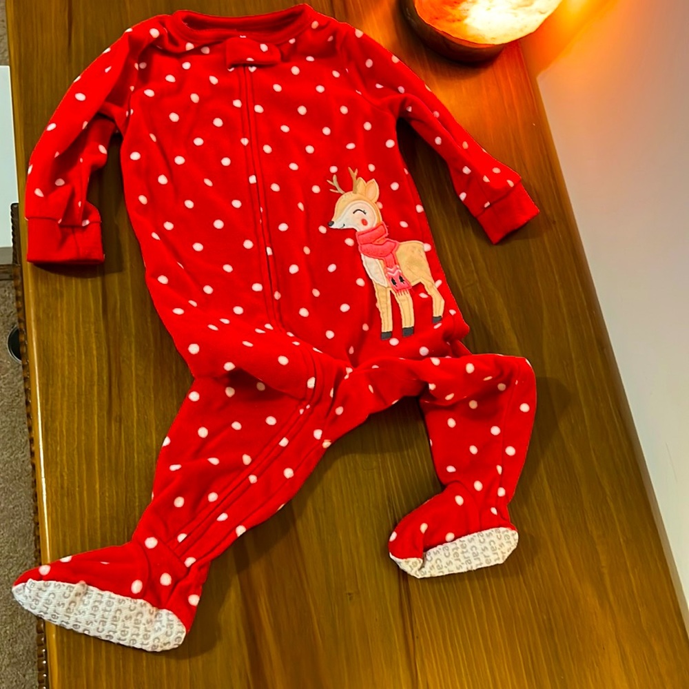 EUC Carter's Baby Girls 1 Piece Reindeer Fleece Footie Pajamas size 12 Months